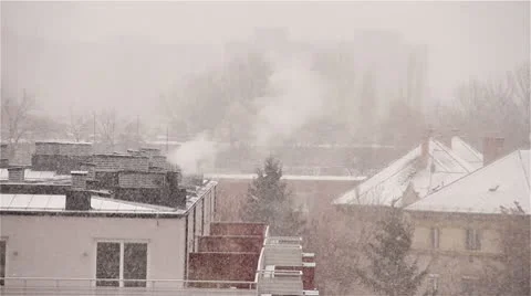 Blizzard 03 smoking chimney 库存影片 10743375