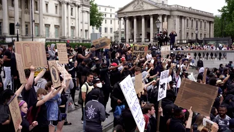 BLM protesters at Trafalgar square and shouting Stock Footage 133090671