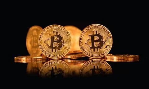 Blockchain technology and bitcoin cryptocurrency network concept (84) Stock Photos