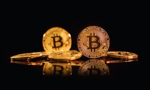Blockchain technology and bitcoin cryptocurrency network concept (84) Stock Photos