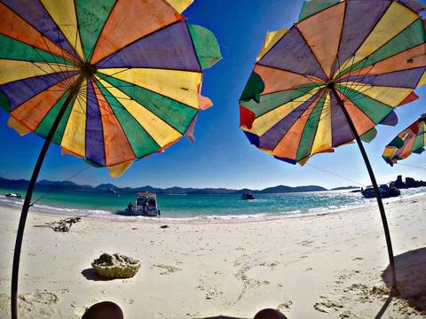 Blocking the rays in paradise Fotos Stock