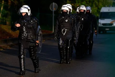 Blocking of the TotalEnergies site in Feluy by the 'Code Rouge' coalition, Belgi Stock-Fotos