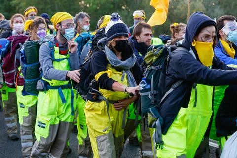 Blocking of the TotalEnergies site in Feluy by the 'Code Rouge' coalition, Belgi Stock-Fotos