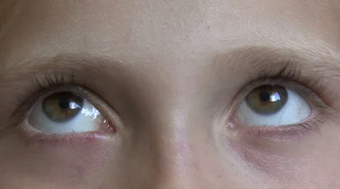 Blonde eye movement Stock Footage 39880650