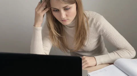 Blonde young businesswoman Stock Footage 59722551