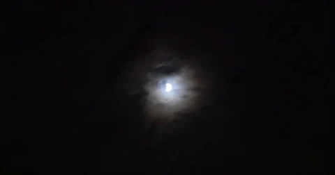 Blood Moon with clouds 库存影片 80192475