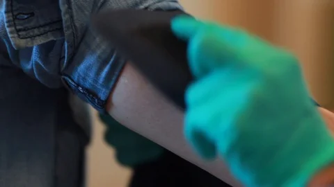 BLOOD PRESSURE WRAP 動画素材 128268992