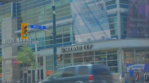 Bloor Street Sign Close Up Intersection Pedestrians Crosswalk Miles Nadal JCC Видео 66767775