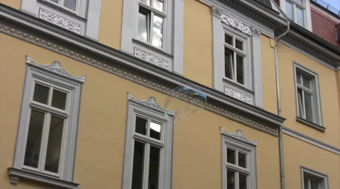 Blow bubbles Видео 1056599