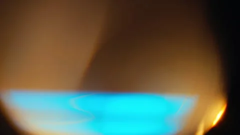Blue anamorphic lens flare light leak overlay with black background Vídeo Stock 284360103