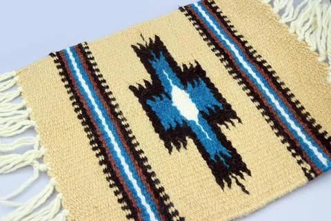 Blue And Beige Wool Cotton Coasters And Placemat Set, Braided Woven Stock-Fotos