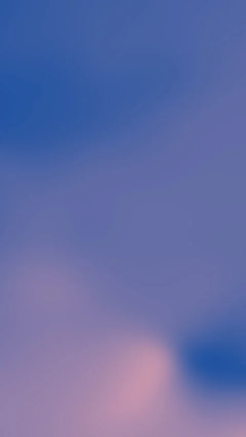 Blue and pink gradient sky with soft clouds at twilight Vidéo 335919534