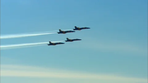 Blue Angles MI (4) Formation Snap Roll 스톡 동영상 90730287