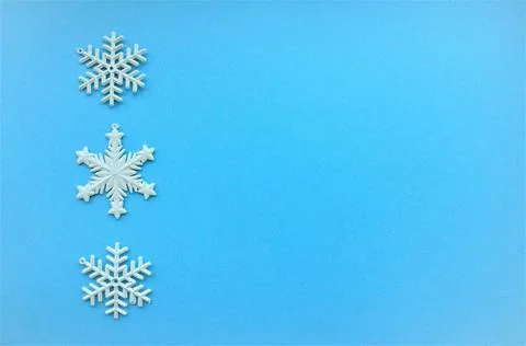 On a blue background snowflakes. place to write 스톡 사진