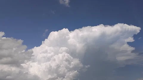 Blue Clear Sky White Fluffy Clouds Time Lapse, Timelapse Nature Summer Day Video stock 318807940