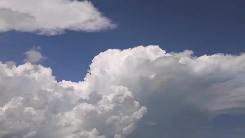 Blue Clear Sky White Fluffy Clouds Time Lapse, Timelapse Nature Summer Day Video stock 318807942