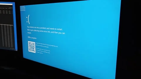 BLUE COMPUTER SCREEN ERROR MICROSOFT OUTAGES CLOUDSTRIKE JULY 2024 4K Stock Footage 279810235