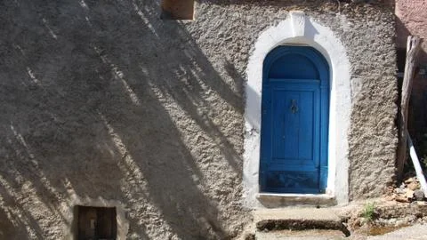 Blue door Stockfoto's