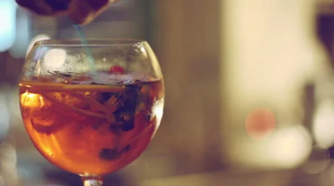 Blue drop in cocktail Video stock 41197818