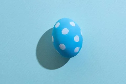 Blue easter egg festive gift card spring holiday Foto stock