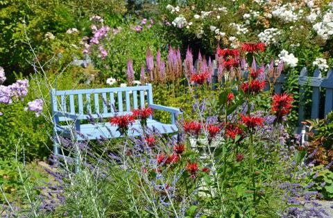 Blue garden bench Foto stock