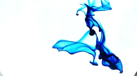Blue ink in water 스톡 동영상 7106789
