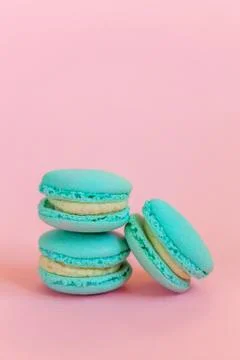 Blue macaron on pink background 스톡 사진