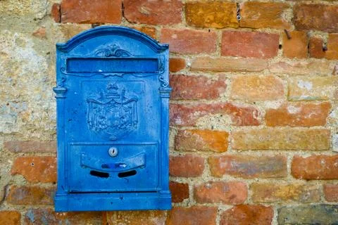 Blue mailbox Stock-Fotos