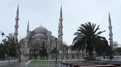 Blue Mosque day, snowing, prayers - Istanbul Stock Footage 47141180