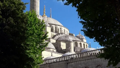 Blue Mosque. Sultan Ahmed Mosque in Istanbul. Turkey. 4K. Vídeos de archivo 82674662