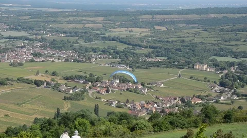 Blue Para Glider Flying over Burgundy Video stock 76040752