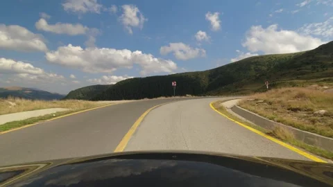 Blue sky and clouds above  mountain Parang 4K driving video Vidéo 253254497