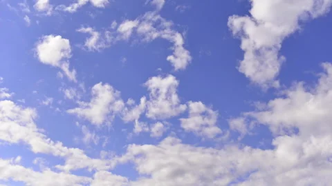 Blue Sky and Clouds Vídeos de archivo 330611634