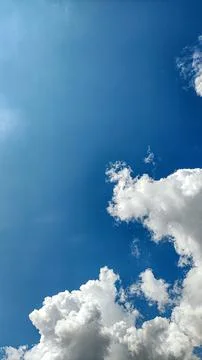 Blue sky and White cloud nature background. Beautiful cloud in blue sky. Stock Photos