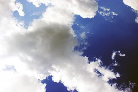 Blue sky background with tiny clouds Foto stock