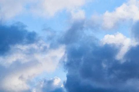 Blue sky background with tiny clouds Stock-Fotos