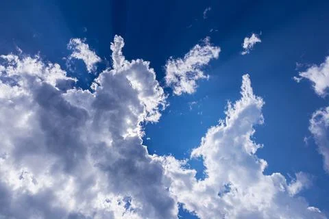 Blue sky background with tiny clouds Foto stock