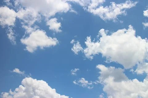 Blue sky background with tiny clouds	 Foto stock