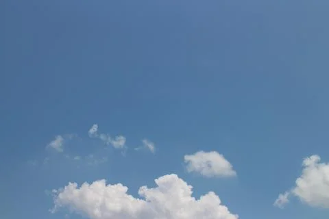 Blue sky background with tiny clouds Foto stock