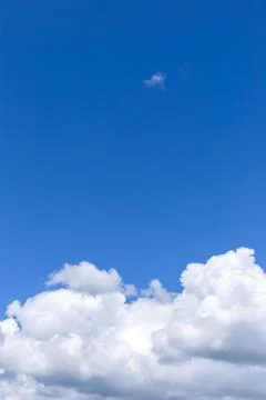 Blue sky background with white clouds, rain clouds. Foto stock