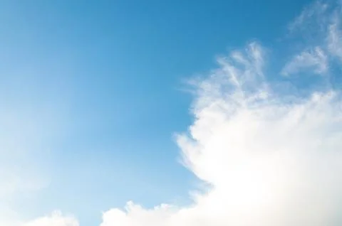 Blue sky with cloud with background daylight, natural sky composition, elem.. 스톡 사진