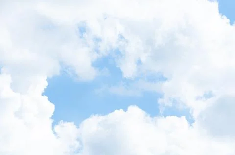 Blue sky with cloud with background daylight, natural sky composition, elem.. Stockfoto's