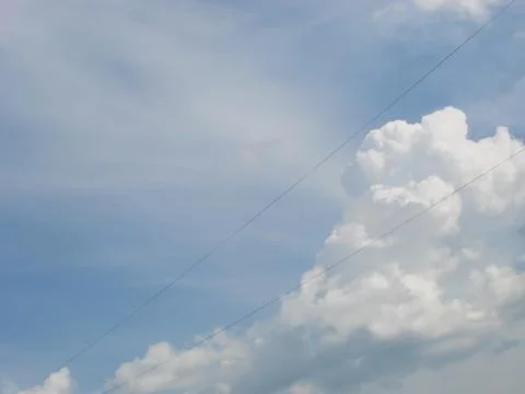 Blue sky with clouds nature for background. Pattern of clouds in the blue sky Foto stock