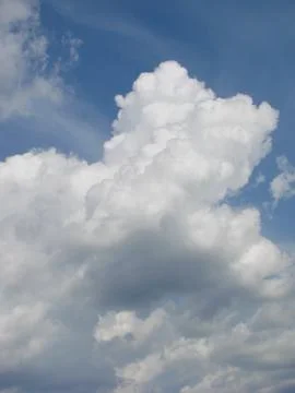 Blue sky with clouds nature for background. Pattern of clouds in the blue sky Foto stock