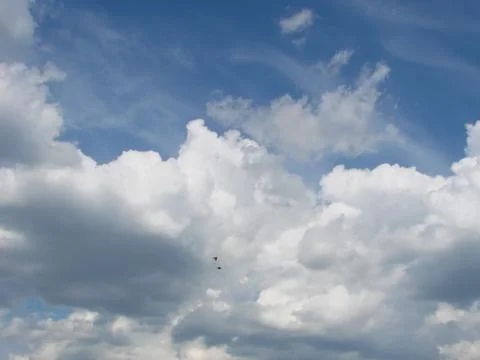 Blue sky with clouds nature for background. Pattern of clouds in the blue sky Foto stock