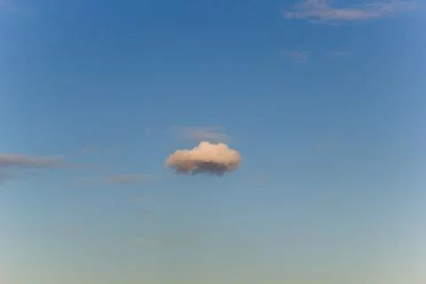 Blue sky with fluffy cloud Foto stock