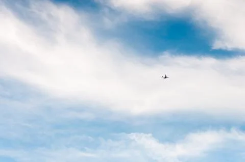Blue sky with fluffy clouds closeup background. Foto stock