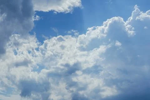 Blue Sky With Fluffy White Clouds Fotos de archivo