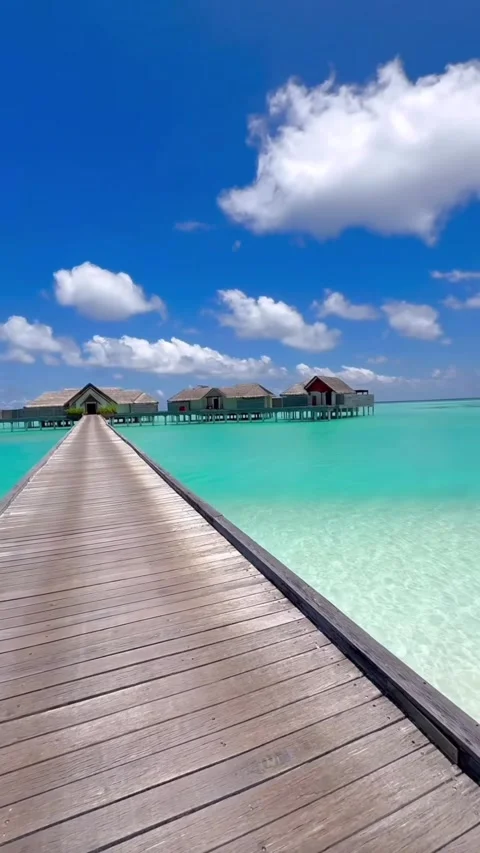 Blue sky Stockbeeldmateriaal 330258386