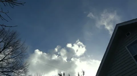 Blue Sky over House Vidéo 22038468